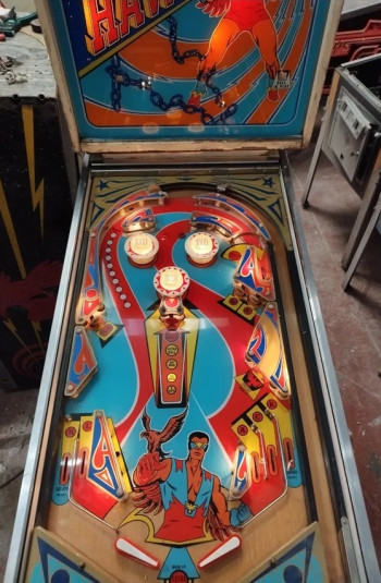 Mueble del pinball  Black Hawk - Centromatic SA