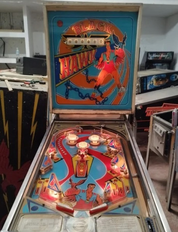 Mueble del pinball  Black Hawk - Centromatic SA