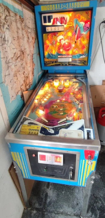 Mueble del pinball  Up Away - Inder