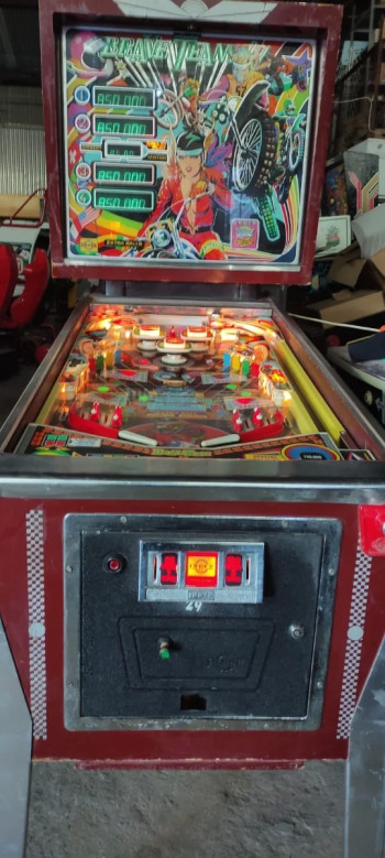 Mueble del pinball  Brave Team - Inder