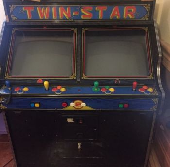 Mueble de la recreativa  Twin Star - Remasa